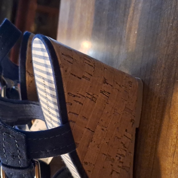 NWT Montego Bay Club Woman's Blue Size 8.5 wedge sandals - Picture 4 of 7